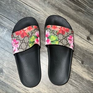 Gucci blossom slides